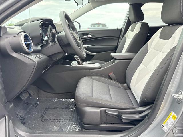 Photo of 2025 Sterling Gray Metallic Chevrolet Trax