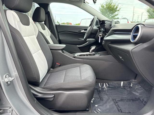 Photo of 2025 Sterling Gray Metallic Chevrolet Trax