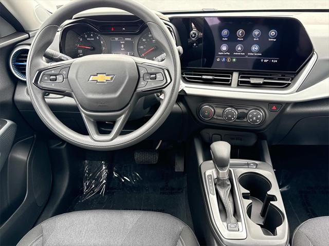 Photo of 2025 Sterling Gray Metallic Chevrolet Trax