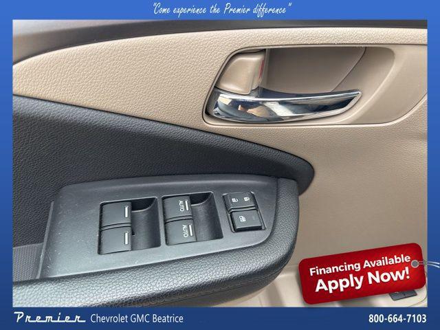 Photo of 2017 White Diamond Pearl Honda Pilot