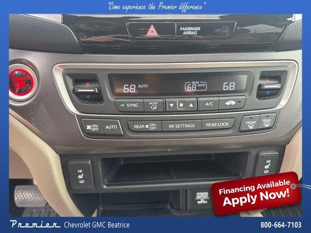 Photo of 2017 White Diamond Pearl Honda Pilot