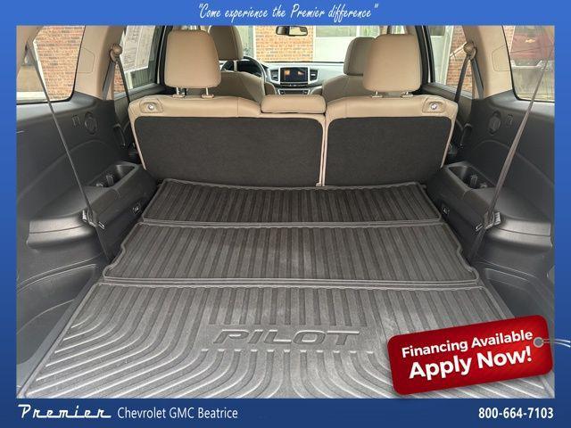 Photo of 2017 White Diamond Pearl Honda Pilot