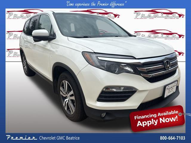 Photo of 2017 White Diamond Pearl Honda Pilot