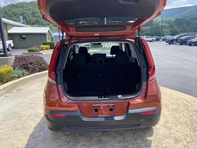 Photo of 2022 Mars Orange Kia Soul