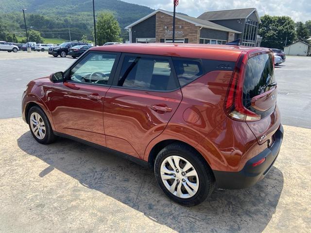 Photo of 2022 Mars Orange Kia Soul