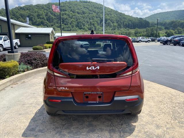 Photo of 2022 Mars Orange Kia Soul
