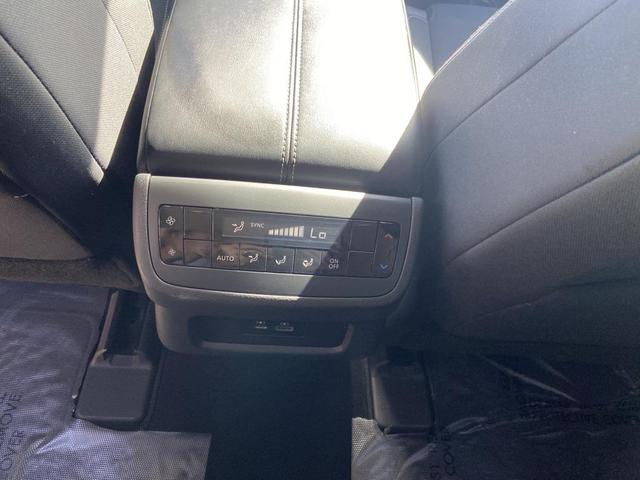 Photo of 2022 Brilliant Silver Metallic Nissan Pathfinder