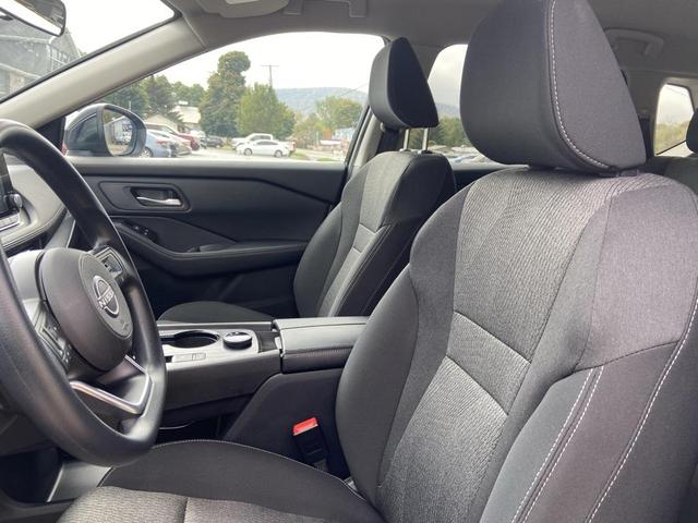 Photo of 2024 Super Black Nissan Rogue
