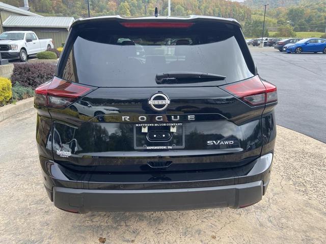 Photo of 2024 Super Black Nissan Rogue