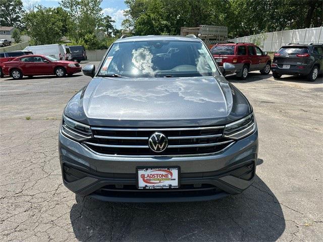 Photo of 2024 Platinum Gray Metallic Volkswagen Tiguan