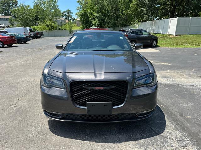 Photo of 2022 Granite Crystal Metallic Clearcoat Chrysler 300