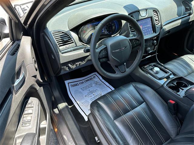 Photo of 2022 Granite Crystal Metallic Clearcoat Chrysler 300