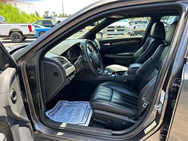Photo of 2022 Granite Crystal Metallic Clearcoat Chrysler 300