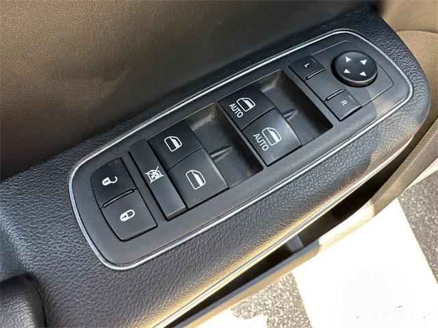 Photo of 2021 Velvet Red Pearlcoat Chrysler 300