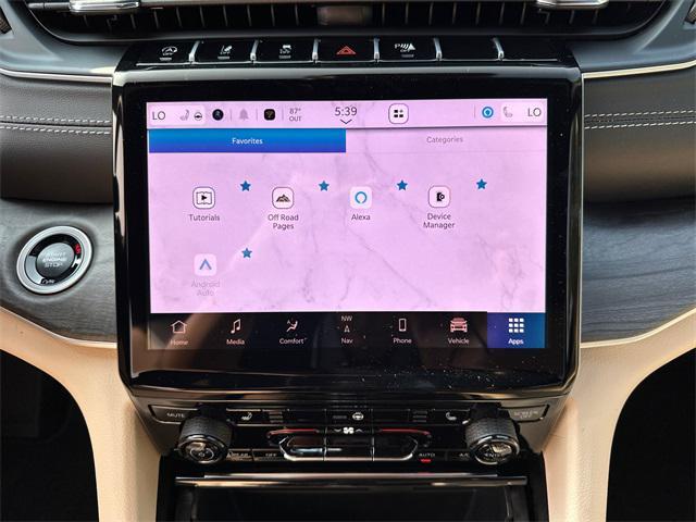 Photo of 2025 White Jeep Grand Cherokee L