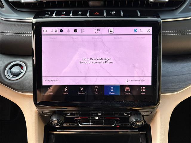 Photo of 2025 White Jeep Grand Cherokee L