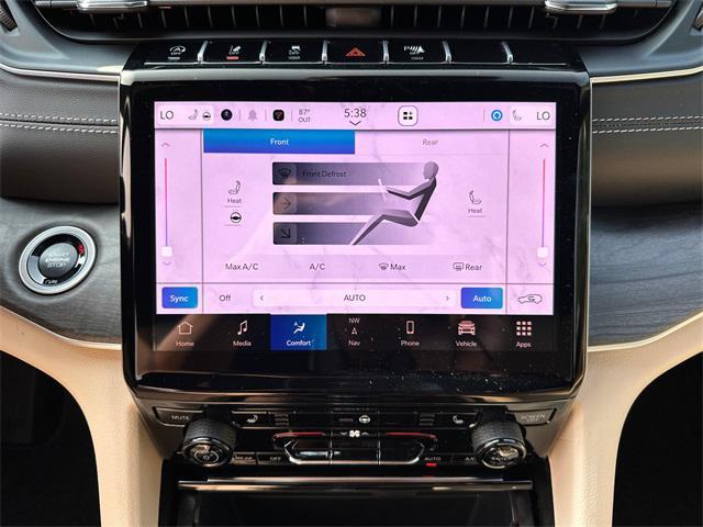 Photo of 2025 White Jeep Grand Cherokee L