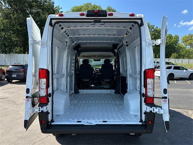 Photo of 2025 Bright White Clearcoat RAM ProMaster 1500