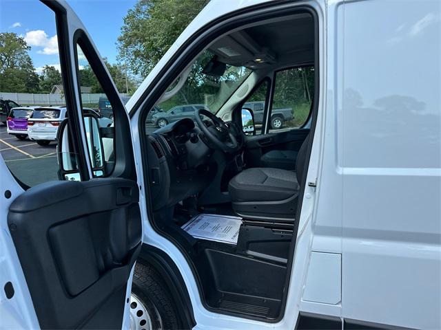 Photo of 2025 Bright White Clearcoat RAM ProMaster 1500