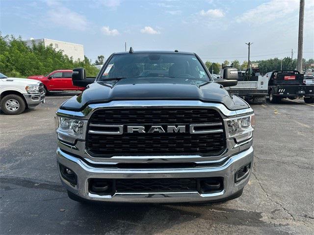 Photo of 2024 Diamond Black Crystal Pearlcoat RAM 2500