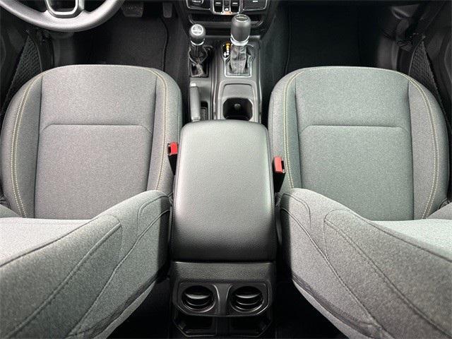 Photo of 2025 Gray Jeep Gladiator