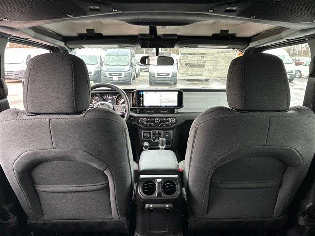 Photo of 2025 Gray Jeep Gladiator