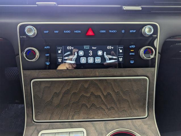 Photo of 2025 Vik Black Genesis GV80