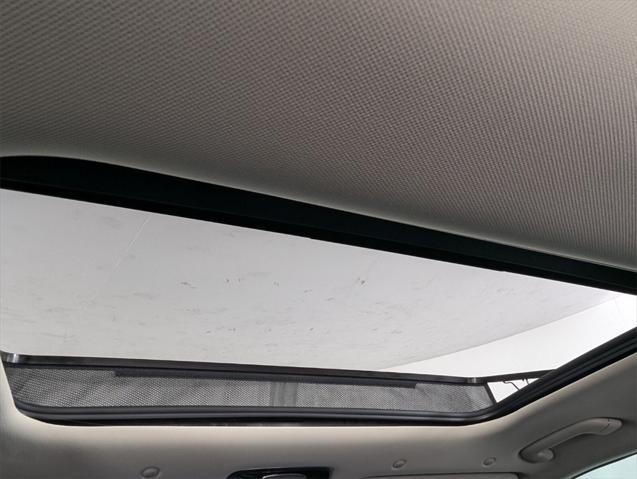 Photo of 2025 Vik Black Genesis GV80
