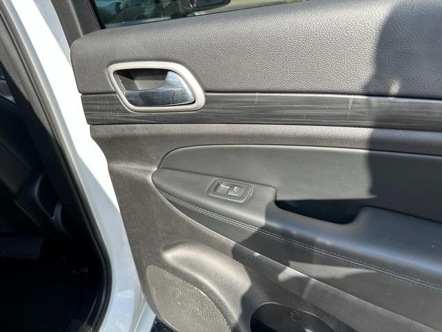 Photo of 2021 Bright White Clearcoat Jeep Grand Cherokee