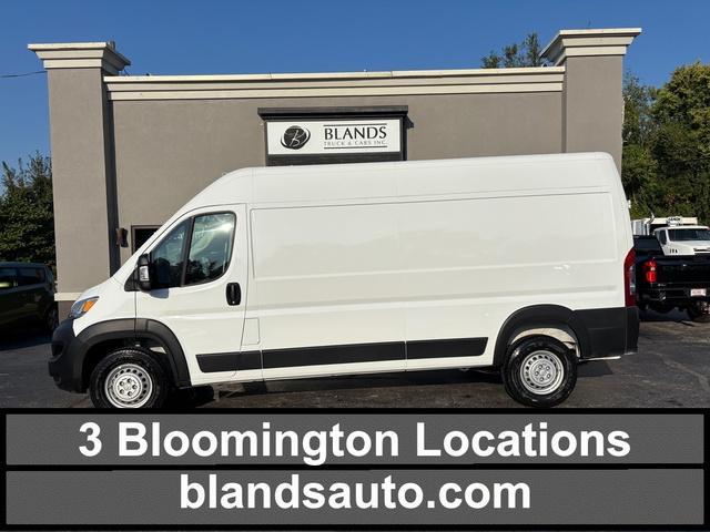 Photo of 2025 Bright White Clearcoat RAM 2500