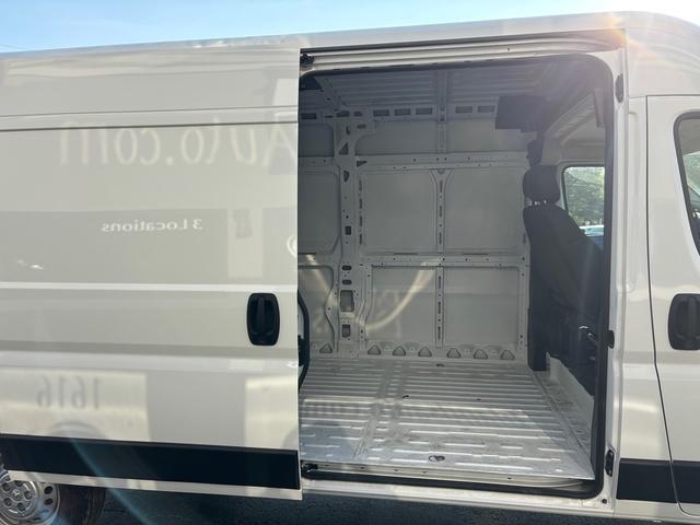Photo of 2025 Bright White Clearcoat RAM 2500