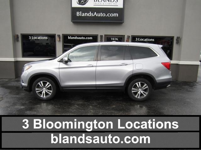 Photo of 2017 Lunar Silver Metallic Honda Pilot