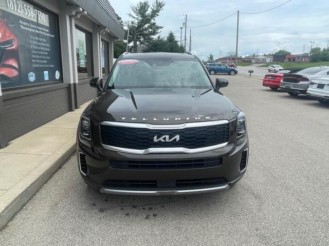 Photo of 2022 Dark Moss Kia Telluride