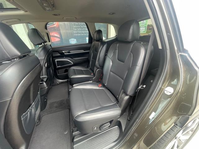 Photo of 2022 Dark Moss Kia Telluride