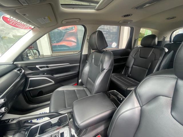 Photo of 2022 Dark Moss Kia Telluride
