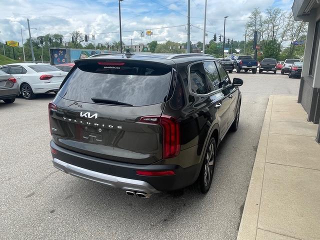 Photo of 2022 Dark Moss Kia Telluride