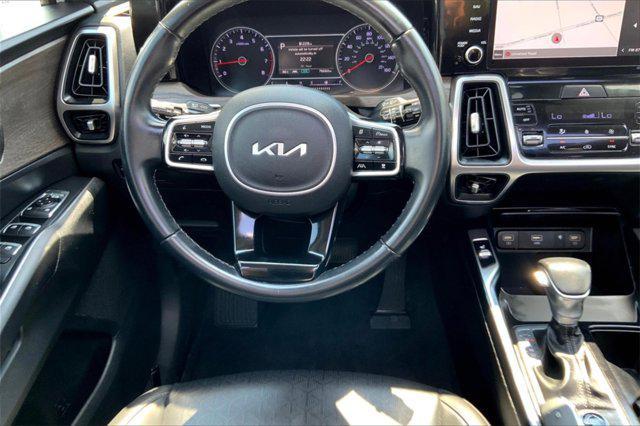Photo of 2022 Glacial White Pearl Kia Sorento