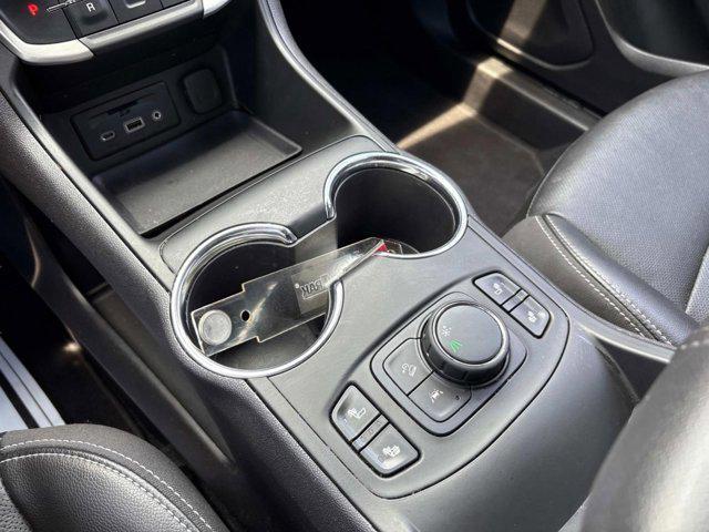 Photo of 2022 Summit White GMC Terrain