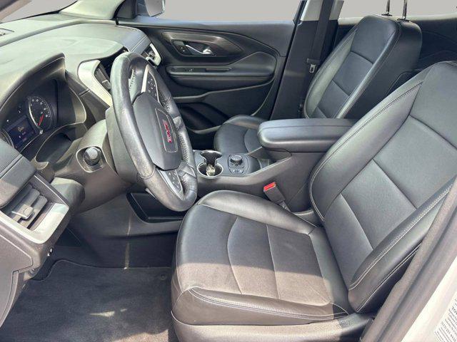 Photo of 2022 Summit White GMC Terrain