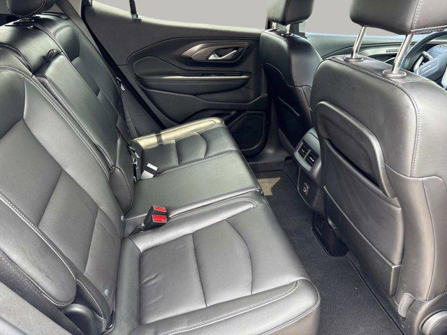 Photo of 2022 Summit White GMC Terrain