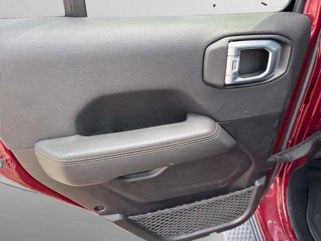 Photo of 2021 Snazzberry Pearlcoat Jeep Gladiator