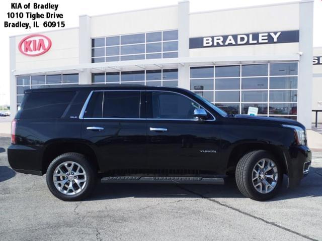 Photo of 2017 Black GMC Yukon