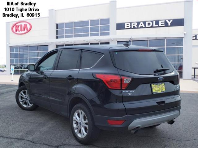 Photo of 2019 Black Ford Escape