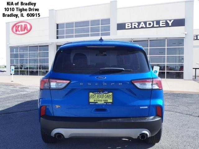 Photo of 2020 Blue Ford Escape