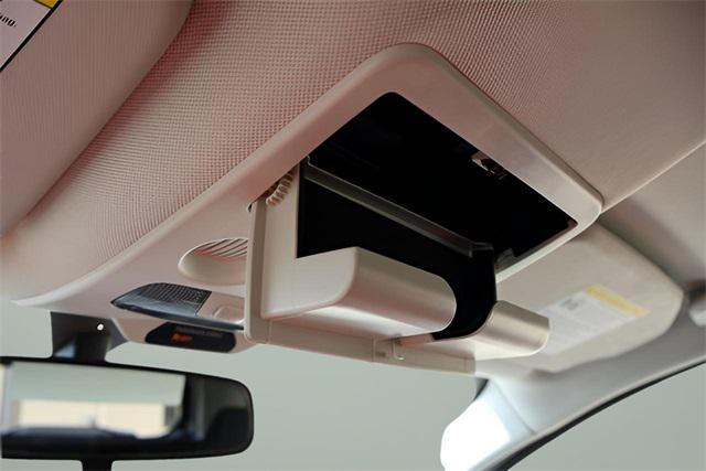 Photo of 2022 MOONDUST SILVER METALLIC Ford EcoSport