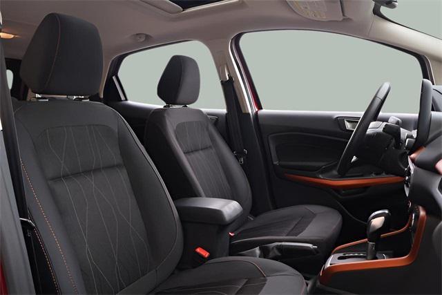 Photo of 2022 RUBY RED MET TNTD CLEARCOAT Ford EcoSport