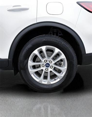 Photo of 2022 Oxford White Ford Escape