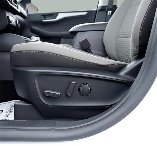 Photo of 2022 Oxford White Ford Escape