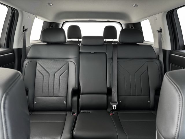 Photo of 2025 Phantom Black Hyundai SANTA FE