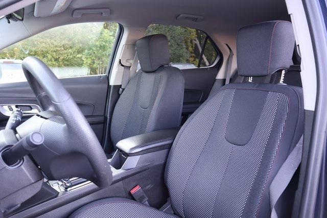 Photo of 2017 Blue Velvet Metallic Chevrolet Equinox